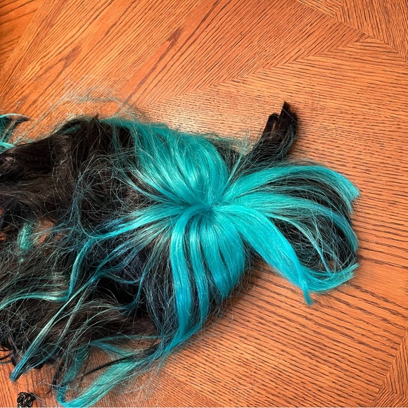 Hallowed costume used 5 pieces in all - Picture 11 of 15